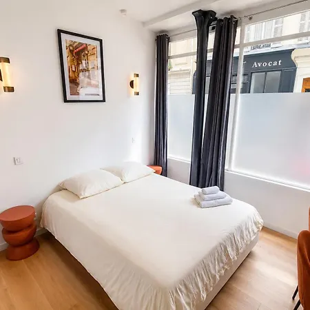 Bright & Cocoon In Batignolles *